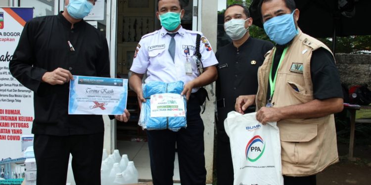 PPA Salurkan Bantuan APD dan Bahan Pangan