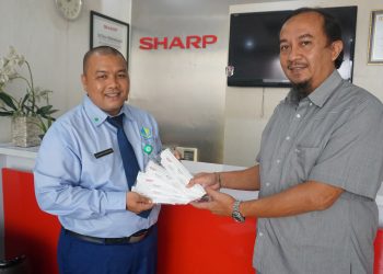 Dukung Tenaga Medis Indonesia Tangani COVID-19, Sharp Donasi Masker N-95