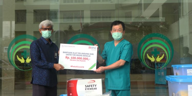 BNI Syariah Salurkan Bantuan Terkait COVID-19 ke RSKD Duren Sawit