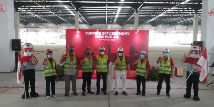 Topping Off Pembangunan Mega Hub JNE, Percepat Mobilitas Paket Kiriman