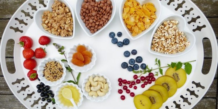 Pola Hidup Sehat & Turunkan Berat Badan, Cobain 6 Makanan Dan Minuman Ini!