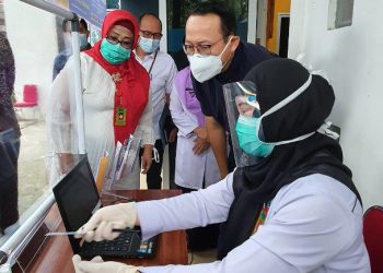 Dirut BPJS Kesehatan Pantau Implementasi P-Care Vaksinasi Covid-19