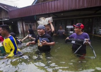 Banjir Kalsel Redam 26 Kecamatan, Aktifitas Lumpuh Sementara