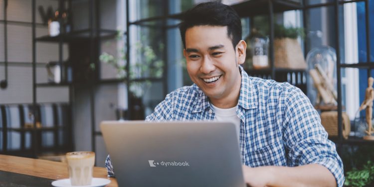 SHARP Serius Garap Pasar Notebook Indonesia