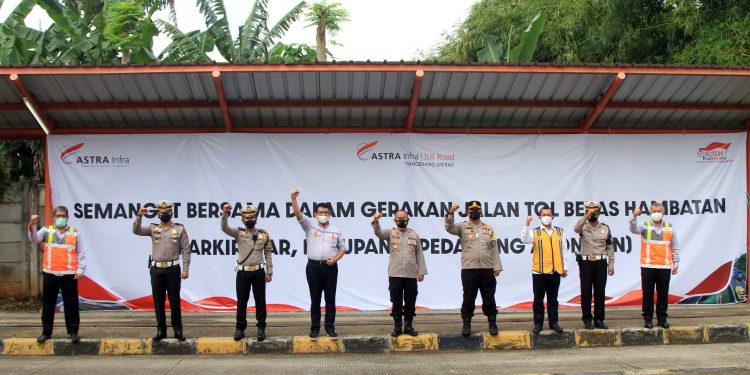 ASTRA Tol Tangerang-Merak Musnahkan Barang hasil operasi Gerakan Jalan Tol Bebas