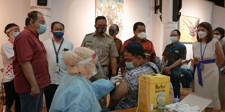 DYAN IKUT SERTA DALAM VAKSINASI COVID-19 UNTUK 10.000 PEKERJA MEDIA
