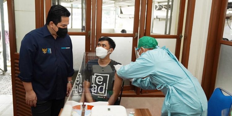Erick Thohir Puji KAI Prioritaskan Layanan Vaksin Bagi Penumpang