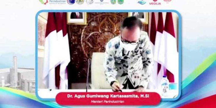 Menperin Resmikan Pabrik Daur Ulang Plastik Terbesar di Indonesia