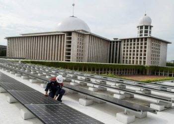 Inovasi Masjid Istiqlal Gunakan Panel Surya, Hemat Listrik & Ramah Lingkungan