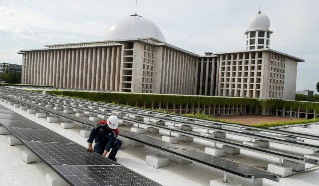 Inovasi Masjid Istiqlal Gunakan Panel Surya, Hemat Listrik & Ramah Lingkungan