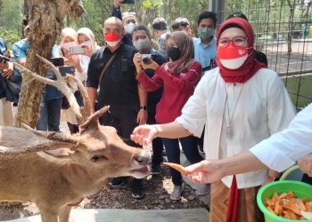 Polytama Propindo Raih Dua Indonesia CSR Award Bergensi