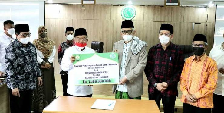 Pembangunan RSIH Palestina, DMI Serahkan Donasi Rp1 Miliar ke MUI