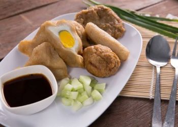 Pempek, Kuliner Khas Kota Palembang yang Melegenda