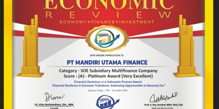 Mandiri Utama Finance Raih Platinum Award di IFA IV-2021