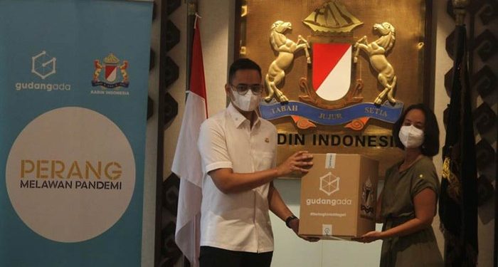 GudangAda, KADIN Indonesia Gandeng Salurkan 4000 Sembako