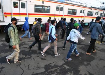 Awal Pekan Penumpang KRL Alami Lonjakan, Balita Masih Dilarang