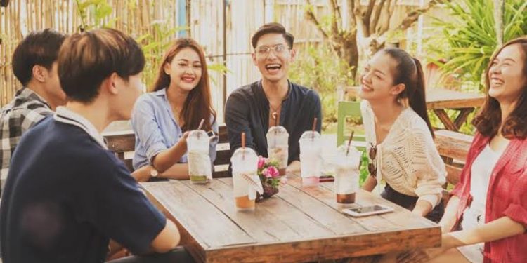 Riset : Hangout Bareng Sahabat Bagus untuk Kesehatan Mental