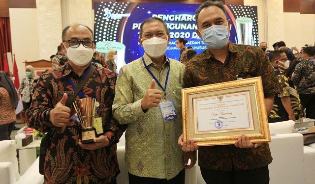 Kota Bandung Raih Penghargaan PPDA 2021