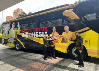 Foto Tokoh Golkar di Jet Bus “Istimewa”, Dedikasi Henry Indraguna Kerja untuk Indonesia