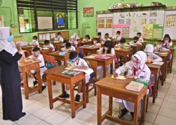 Pemprov DKI Ikuti Arahan Pemerintah Pusat, PTM 50 Persen