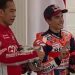 Pose Jempol Presiden Jokowi Untuk Pebalap Moto GP
