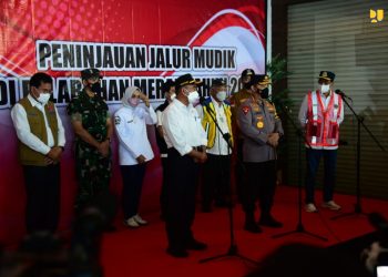Mentri PUPR Bersama Kapolri Tinjau Pelabuhan Merak Persiapan Mudik 2022