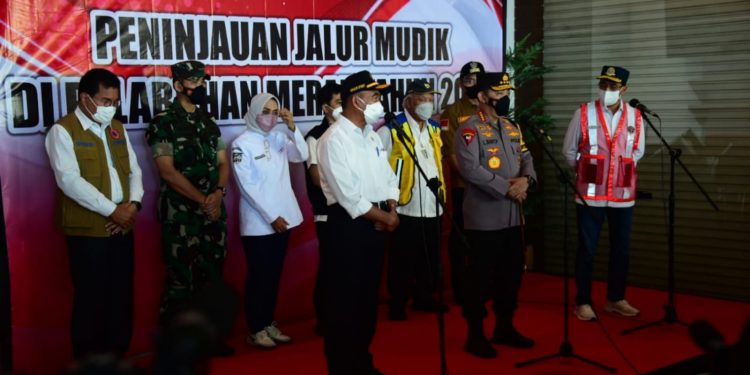 Mentri PUPR Bersama Kapolri Tinjau Pelabuhan Merak Persiapan Mudik 2022