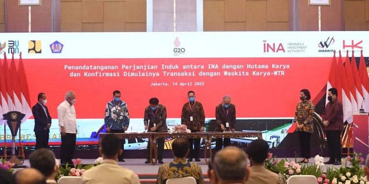 Penandatanganan Kerja Sama INA dan Waskita Investasi Percepat Tol Indonesia