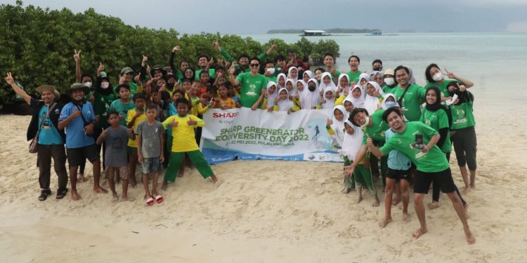 Sharp Greenerator Lakukan Kegiatan Pelestarian Lingkungan Aksi Bersih Pantai