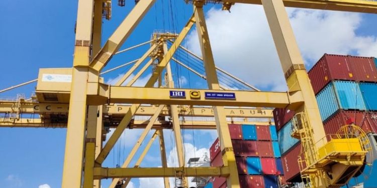 Tanggul Milik Lamicitra Jebol, Operasional TPK Semarang Terhambat