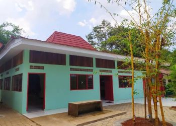 Hutama Karya Menyalurkan TJSL Perbaikan Sarana Ibadah di Sumbar