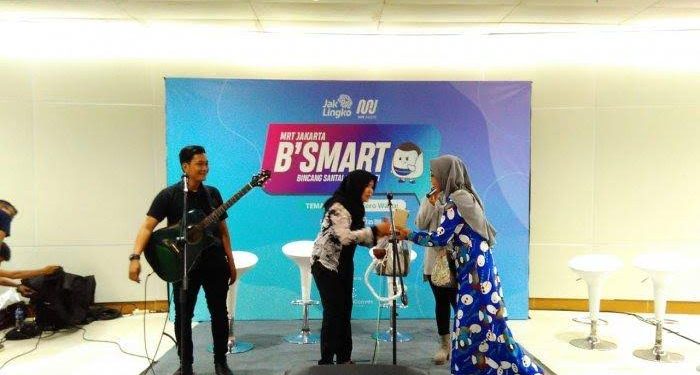 MRT Jakarta Berinovasi Berikan Penumpang dan Karyawan Jamming at Station