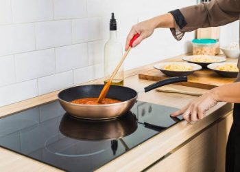 Pemerintah Bagikan 300.000 Kompor Listrik Gratis Seharga 1,8 Juta untuk Masyarakat