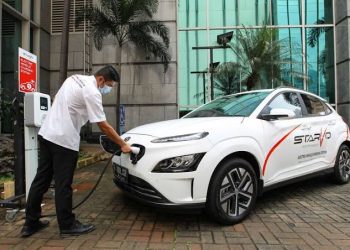 Presiden Jokowi Instruksikan Percepat Kendaraan Listrik untuk Operasional Pejabat