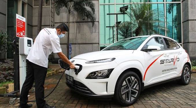 Presiden Jokowi Instruksikan Percepat Kendaraan Listrik untuk Operasional Pejabat