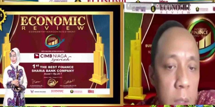 Kian  Berjaya,  CIMB Niaga Syariah Raih 1st The Best Finance  Sharia Bank Company