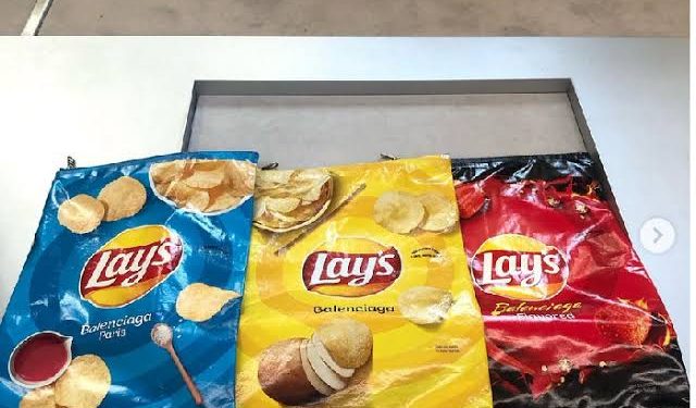 Balenciaga Rilis Lay’s Potato Chip Bag Dengan Bandrol 27 Jutaan