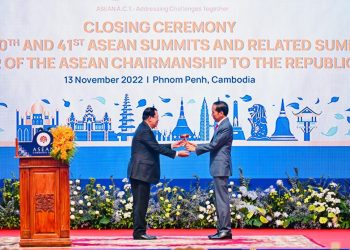 Indonesia Terima Estafet Keketuaan ASEAN  2023 Dari Kamboja