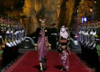 Jamuan Makan Malam KTT G20, Presiden Jokowi dan Ibu Negara Kenakan Pakaian Adat Bali