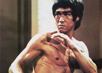 Brure  Lee Wafat Diduga Minum Air Terlalu Banyak ?
