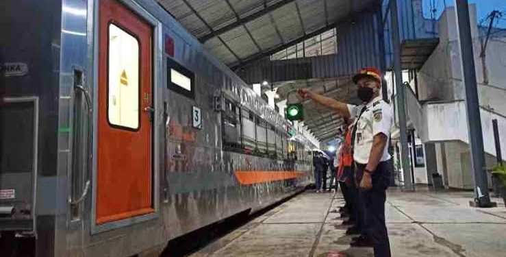 PT KAI Perkenalkan KA Blambang Expres Baru