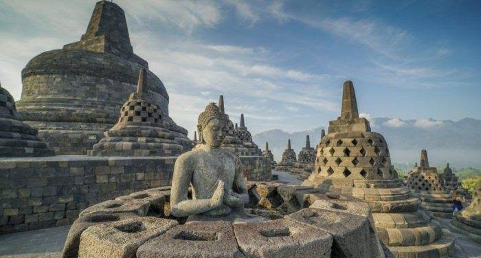 Liburan! Pengunjung Dilarang Naik Ke Borobudur