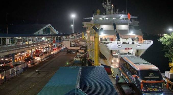 Cuaca Buruk, Pelabuhan Merak – Bakauheni Tutup