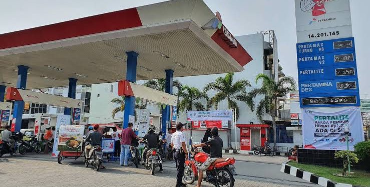 Direkur Pertamina Tetapkan Harga Pertamina Turun Rp12.800/Liter