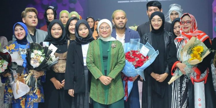 Kemnaker Tingkatkan Kompetensi SDM  Industri Fesyen Muslim Indonesia