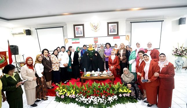 Kunjungi Kowani, Ibu Negara Iran Bahas Pendidikan, Peran dan Perlindungan Perempuan