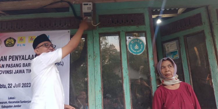 Kini, Puluhan Ribu Rumah Tangga di Jawa Timur Nikmati Pasang Listrik Gratis