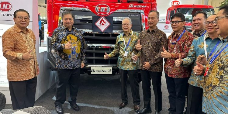 UD Trucks Merayakan 10 Tahun Quester