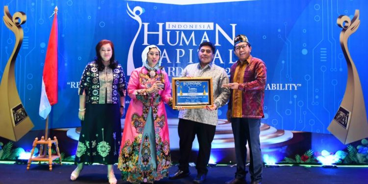 BPD Bali Raih Best Regional Bank di Human Capital Award 2023