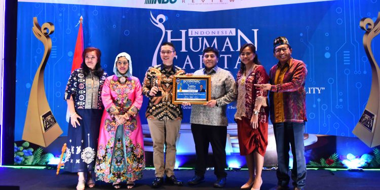 Joni Raini Dinobatkan sebagai The Best Indonesia Human Capital Leader 2023